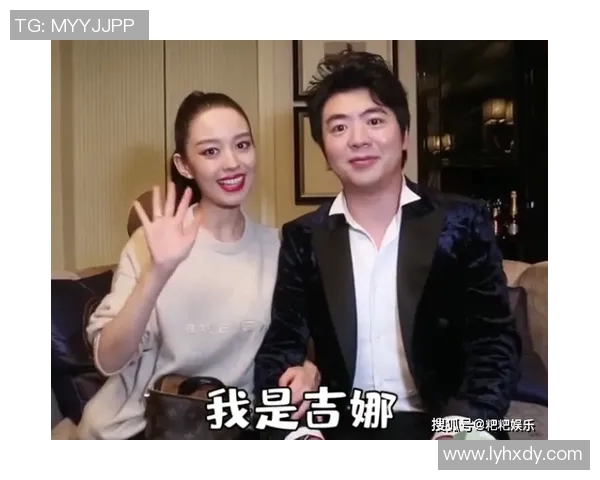 足球明星女友怀孕喜讯曝光甜蜜照片引发粉丝热议与祝福